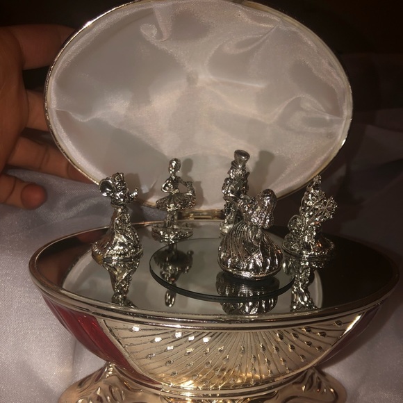 Wallace Nutcracker Music box egg - Picture 3 of 8